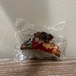 Red Floral Pattern Women's Hair Clip